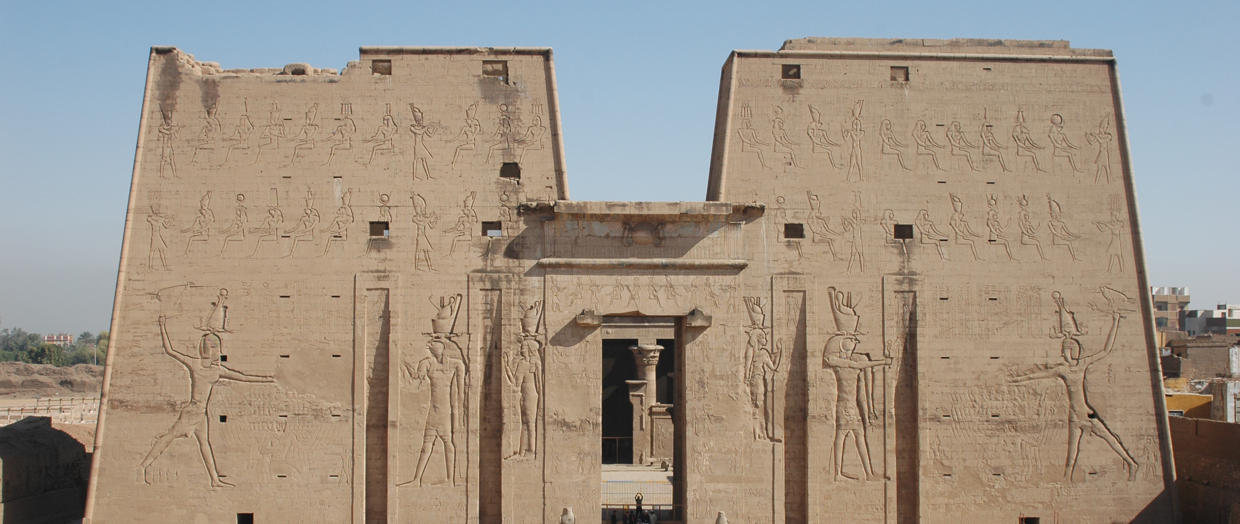 وزارة السياحة والآثار - معبد إدفو
